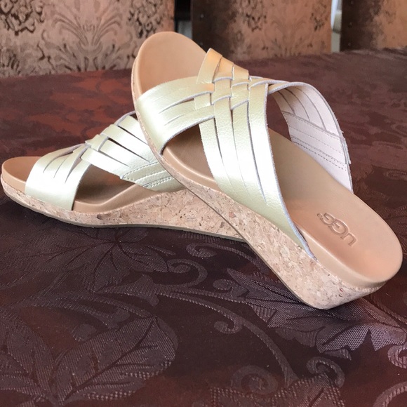 New UGG Sandals with Wedge Heel - Picture 2 of 3